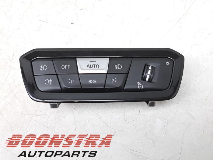 Licht Schakelaar van een BMW 4 serie (G23) 420i 2.0 TwinPower Turbo 16V 2022