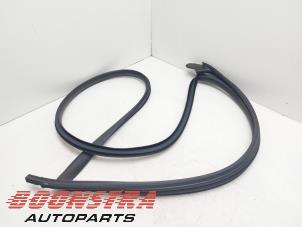 Gebruikte Deurrubber 4Deurs links-voor Tesla Model 3 Long Range, Performance AWD Prijs € 49,95 Margeregeling aangeboden door Boonstra Autoparts