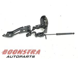 Gebruikte Scharnier Achterklep BMW 4 serie (G23) 420i 2.0 TwinPower Turbo 16V Prijs € 34,94 Inclusief btw aangeboden door Boonstra Autoparts