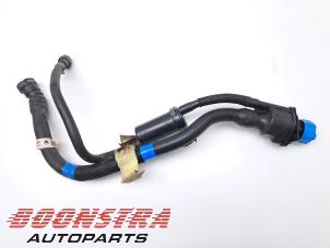 Gebruikte Vulpijp ad-blue tank Renault Trafic (1FL/2FL/3FL/4FL) 2.0 dCi 16V 110 Prijs € 45,98 Inclusief btw aangeboden door Boonstra Autoparts