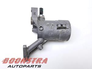 Gebruikte Oliefilterhuis Audi R8 (4S3/4SP) 5.2 V10 Plus Quattro Prijs € 119,95 Margeregeling aangeboden door Boonstra Autoparts