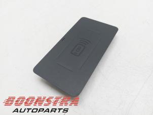 Gebruikte Draadloze oplader BMW X5 (G05) xDrive50e 3.0 24V Prijs € 89,95 Inclusief btw aangeboden door Boonstra Autoparts