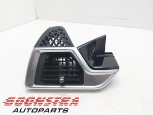 Gebruikte Luchtrooster Dashboard BMW X5 (G05) xDrive50e 3.0 24V Prijs € 54,39 Inclusief btw aangeboden door Boonstra Autoparts