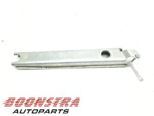 Gebruikte Steun (diversen) Mini Countryman (F60) 2.0 16V John Cooper Works ALL4 Prijs € 24,95 Inclusief btw aangeboden door Boonstra Autoparts