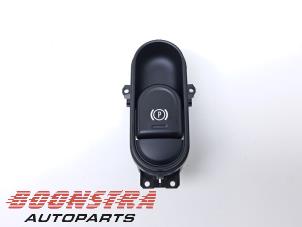 Gebruikte Schakelaar handrem Mini Countryman (F60) 2.0 16V John Cooper Works ALL4 Prijs € 29,50 Inclusief btw aangeboden door Boonstra Autoparts