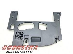 Gebruikte Dashboard deel Mini Countryman (F60) 2.0 16V John Cooper Works ALL4 Prijs € 34,94 Inclusief btw aangeboden door Boonstra Autoparts