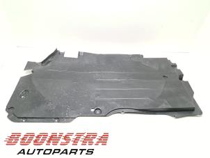 Gebruikte Beschermplaat bodem BMW X5 (G05) xDrive50e 3.0 24V Prijs € 39,95 Inclusief btw aangeboden door Boonstra Autoparts