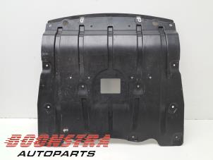 Gebruikte Bodem beschermplaat BMW X5 (G05) xDrive50e 3.0 24V Prijs € 80,01 Inclusief btw aangeboden door Boonstra Autoparts