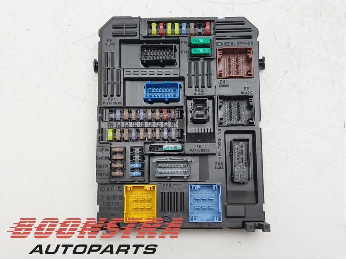 Gebruikte Module Bodycontrol Peugeot 2008 (UD/UK/UR/US/UX) e-2008 50 kWh Prijs € 79,95 Margeregeling aangeboden door Boonstra Autoparts