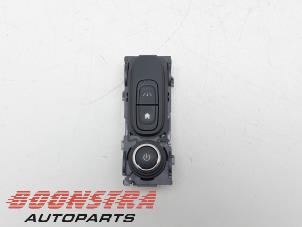 Gebruikte Regelunit Multi Media Renault Kadjar (RFEH) 1.2 Energy TCE 130 Prijs € 49,95 Margeregeling aangeboden door Boonstra Autoparts