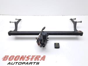 Gebruikte Trekhaak Renault Captur (2R) 0.9 Energy TCE 12V Prijs € 124,95 Margeregeling aangeboden door Boonstra Autoparts