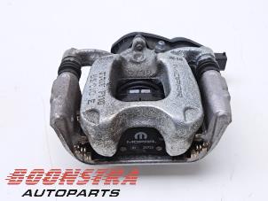 Gebruikte Remklauw (Tang) links-achter Fiat 500X (334) 1.5 Hybrid Turbo 16V Prijs € 77,95 Margeregeling aangeboden door Boonstra Autoparts