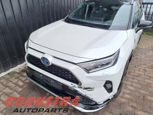 Gebruikte Motorkap Toyota RAV4 (A5) 2.5 Plug-in Hybrid 16V AWD Prijs € 695,00 Margeregeling aangeboden door Boonstra Autoparts