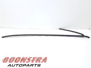 Gebruikte Daklijst links Mini Mini (F56) 2.0 16V John Cooper Works Prijs € 47,95 Inclusief btw aangeboden door Boonstra Autoparts