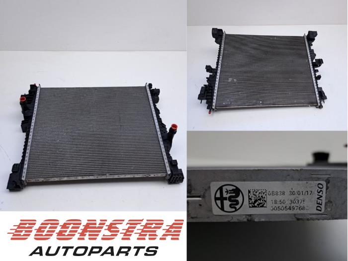 Gebruikte Radiateur Alfa Romeo Giulia (952) 2.9 Bi-Turbo V6 24V Quadrifoglio Verde Prijs € 219,95 Margeregeling aangeboden door Boonstra Autoparts