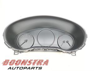 Gebruikte Tellerklok Mazda 3 Sport (BP) 2.0 SkyActiv-X M Hybrid 16V Prijs € 254,95 Margeregeling aangeboden door Boonstra Autoparts