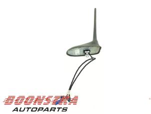 Gebruikte Antenne Fiat 500 (312) 1.0 Hybrid Prijs € 29,95 Margeregeling aangeboden door Boonstra Autoparts