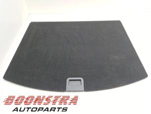 Gebruikte Vloerplaat bagageruimte Ford Kuga II (DM2) 1.5 EcoBoost 16V 150 Prijs € 44,95 Margeregeling aangeboden door Boonstra Autoparts