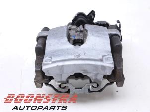 Gebruikte Remklauw (Tang) rechts-achter Mercedes C (W205) C-400 3.0 V6 Turbo 4-Matic Prijs € 39,95 Margeregeling aangeboden door Boonstra Autoparts