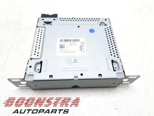 Gebruikte Module Navigatie Renault Captur (2R) 0.9 Energy TCE 12V Prijs € 147,95 Margeregeling aangeboden door Boonstra Autoparts