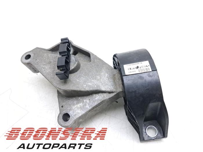 Gebruikte Motorrubber Renault Captur I (2R) 0.9 Energy TCE 12V Prijs € 24,95 Margeregeling aangeboden door Boonstra Autoparts