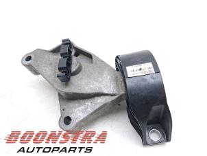 Gebruikte Motorrubber Renault Captur (2R) 0.9 Energy TCE 12V Prijs € 24,95 Margeregeling aangeboden door Boonstra Autoparts