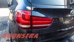 Gebruikte Achterlicht links BMW X5 (F15) xDrive 35d 3.0 24V Prijs € 169,00 Margeregeling aangeboden door Boonstra Autoparts