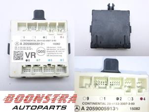 Gebruikte Centrale Deurvergrendelings Module Mercedes C (W205) C-400 3.0 V6 Turbo 4-Matic Prijs € 24,95 Margeregeling aangeboden door Boonstra Autoparts