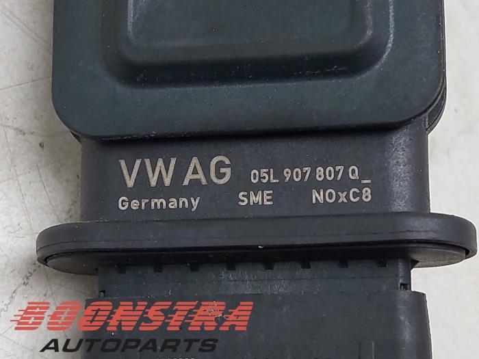 Nox sensor van een Volkswagen Transporter T6 2.0 TDI 150 2021