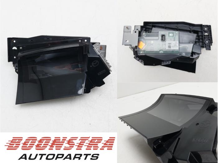 Gebruikte Head-up display Mazda CX-30 (DM) 2.0 e-SkyActiv-X 181 M Hybrid 16V Prijs € 494,95 Margeregeling aangeboden door Boonstra Autoparts