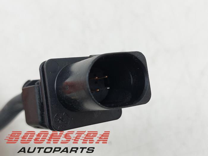 Lambda Sonde van een BMW 2 serie Gran Coupe (F44) 218i 1.5 TwinPower Turbo 12V 2020