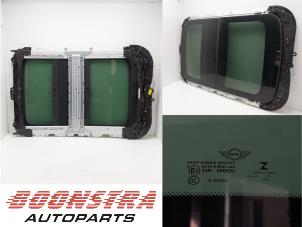 Gebruikte Panoramadak Mini Countryman (F60) 2.0 16V John Cooper Works ALL4 Prijs € 1.330,94 Inclusief btw aangeboden door Boonstra Autoparts