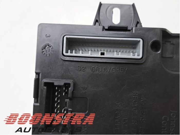 Computer Body Control van een Renault Captur (2R) 0.9 Energy TCE 12V 2017