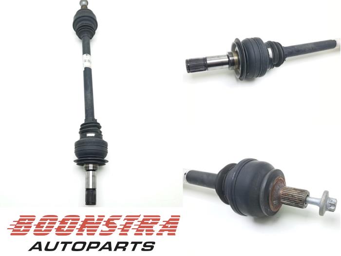 Gebruikte Aandrijfas rechts-achter Mercedes C (W206) C-300 e 2.0 Turbo Prijs € 222,95 Margeregeling aangeboden door Boonstra Autoparts