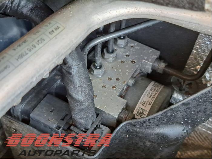 Gebruikte ABS Pomp Volkswagen Passat (3G2) 2.0 TSI 16V Prijs € 149,00 Margeregeling aangeboden door Boonstra Autoparts