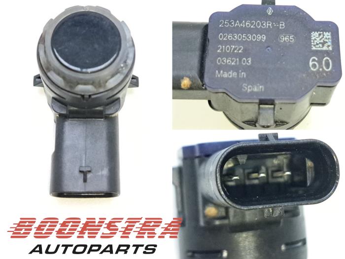 Gebruikte PDC Sensor Renault Megane IV Estate (RFBK) 1.3 TCE 160 16V Prijs € 24,95 Margeregeling aangeboden door Boonstra Autoparts