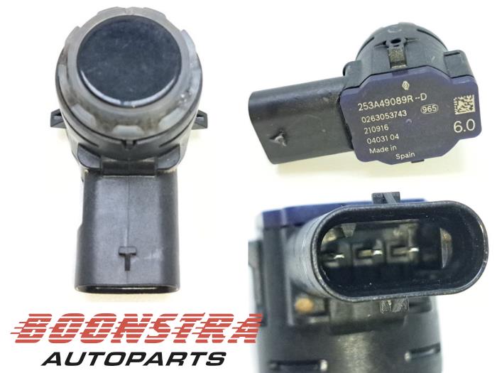 Gebruikte PDC Sensor Renault Megane IV Estate (RFBK) 1.3 TCE 160 16V Prijs € 24,95 Margeregeling aangeboden door Boonstra Autoparts