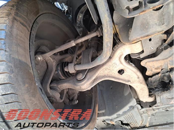 Gebruikte Steekas rechts-voor Mercedes GLE (V167) 400d 2.9 4-Matic Prijs € 529,95 Margeregeling aangeboden door Boonstra Autoparts