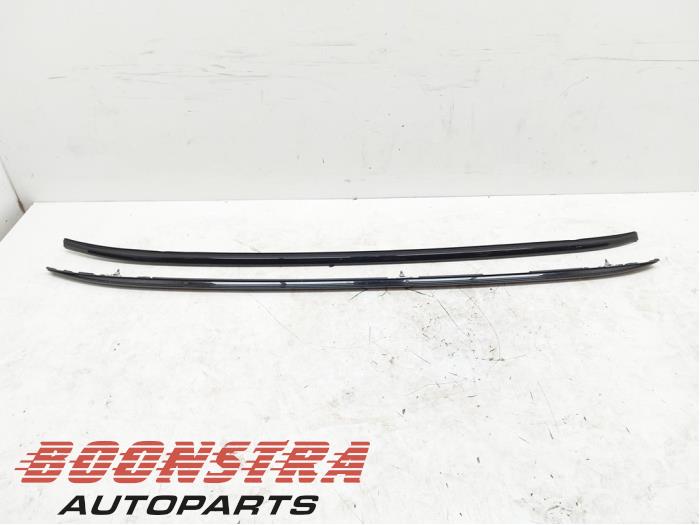 Gebruikte Roofrail set BMW 5 serie Touring (G61) 530e 2.0 TwinPower Turbo 16V Prijs € 423,44 Inclusief btw aangeboden door Boonstra Autoparts