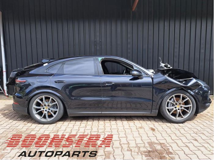 Gebruikte Tussenas Porsche Cayenne III (9YA) 3.0 V6 24V Turbo E-Hybrid Prijs € 749,00 Margeregeling aangeboden door Boonstra Autoparts