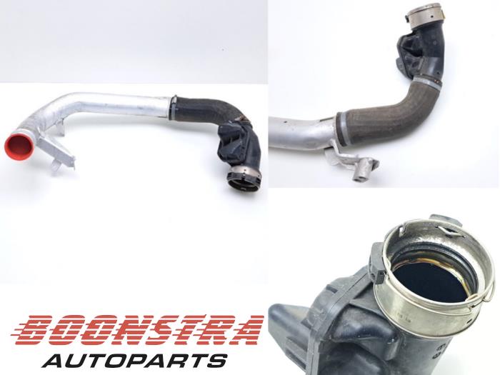 Gebruikte Intercooler Buis Volvo V60 II (ZW) 2.0 T6 16V Twin Engine Prijs € 24,95 Margeregeling aangeboden door Boonstra Autoparts