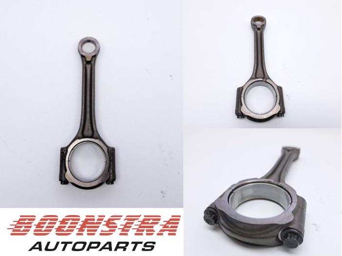 Gebruikte Drijfstang Peugeot 208 II (UB/UH/UP) 1.2 Vti 12V PureTech 100 Prijs € 49,95 Margeregeling aangeboden door Boonstra Autoparts