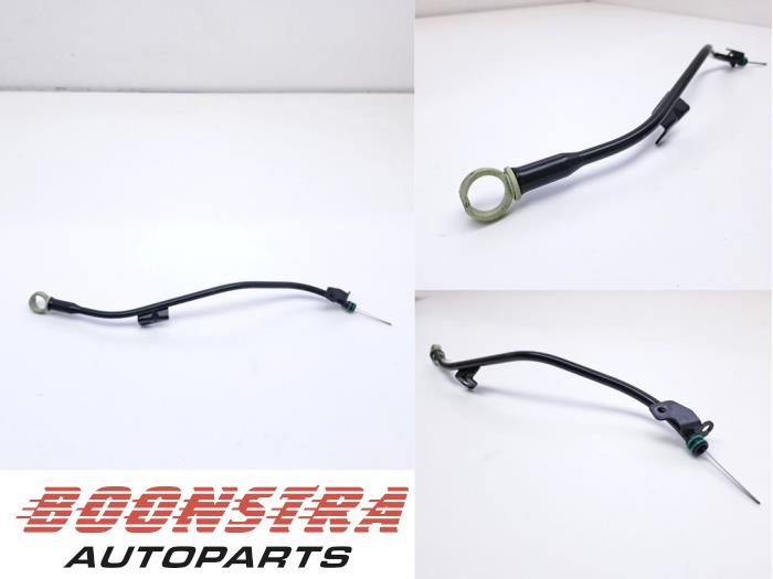 Gebruikte Peilstok Olie Peugeot 208 II (UB/UH/UP) 1.2 Vti 12V PureTech 100 Prijs € 24,95 Margeregeling aangeboden door Boonstra Autoparts