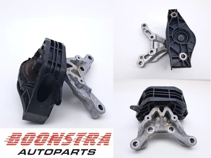 Gebruikte Motorsteun Fiat 600 (365) 1.2 Hybrid 100 Prijs € 59,95 Margeregeling aangeboden door Boonstra Autoparts