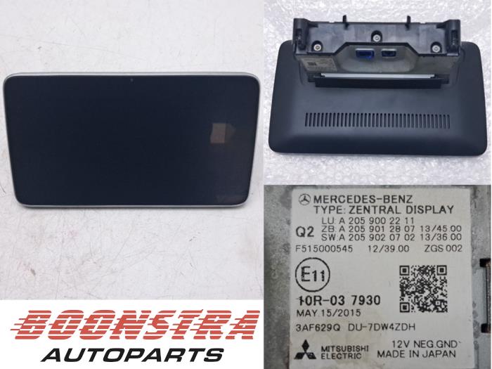 Gebruikte Display Interieur Mercedes C (W205) C-200 2.0 CGI 16V Prijs € 124,95 Margeregeling aangeboden door Boonstra Autoparts