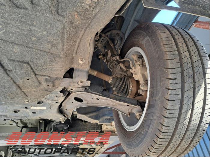 Gebruikte Aandrijfas links-voor Ford Transit Custom 2.0 EcoBlue 170 Prijs € 313,39 Inclusief btw aangeboden door Boonstra Autoparts