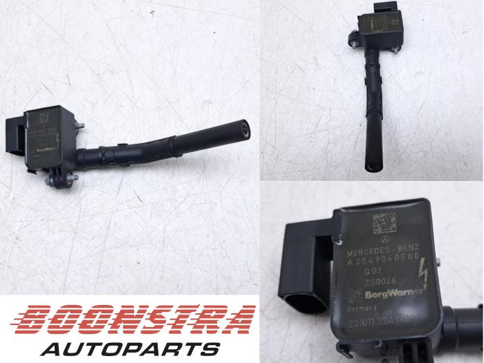 Gebruikte Bobine Mercedes C (W206) C-300 e 2.0 Turbo Prijs € 24,95 Margeregeling aangeboden door Boonstra Autoparts