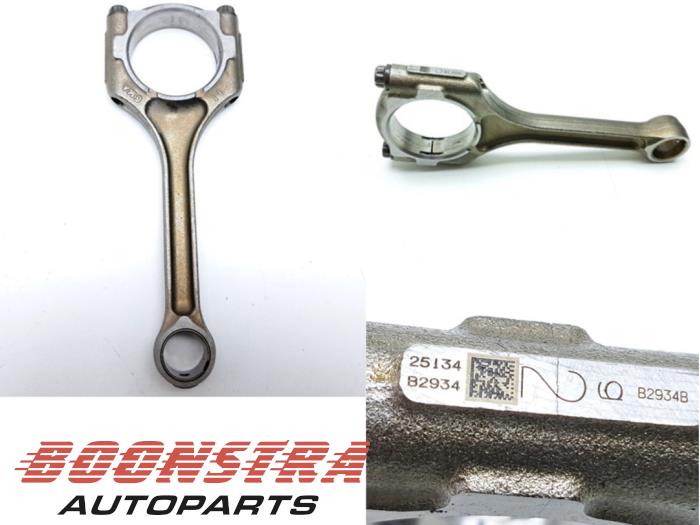 Gebruikte Drijfstang Honda Civic (FL) 2.0 e:HEV Prijs € 74,95 Margeregeling aangeboden door Boonstra Autoparts