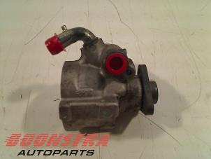 Gebruikte Pomp Servo Iveco New Daily IV 29L12V, 29L12V/P Prijs € 24,95 Margeregeling aangeboden door Boonstra Autoparts