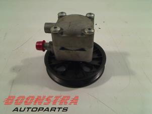 Gebruikte Pomp Servo Volvo S40 (VS) 2.0 16V Prijs € 24,96 Margeregeling aangeboden door Boonstra Autoparts